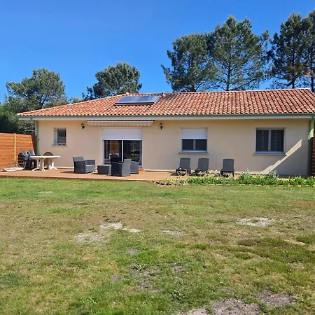 Сasa de vacaciones Maison Familiale Avec Jardin A Lit-et-mixe, 100 M²