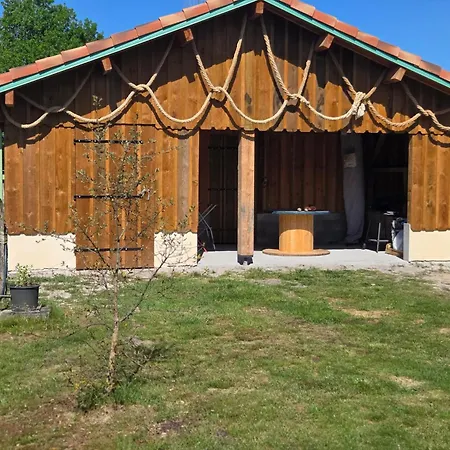 Maison Familiale Avec Jardin A Lit-et-mixe, 100 M² *