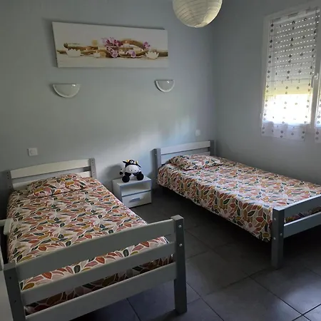 Maison Familiale Avec Jardin A Lit-et-mixe, 100 M²