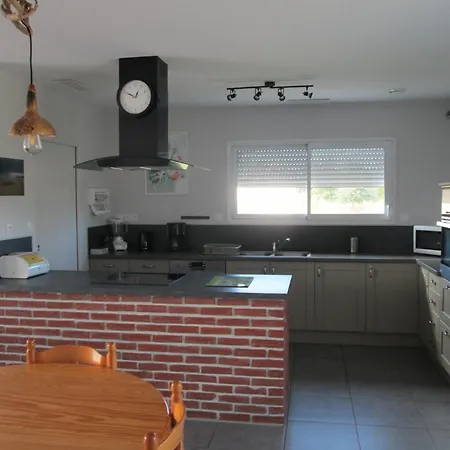 Hébergement de vacances Maison Familiale Avec Jardin à Lit-et-mixe, 100 M² Lit-et-Mixe