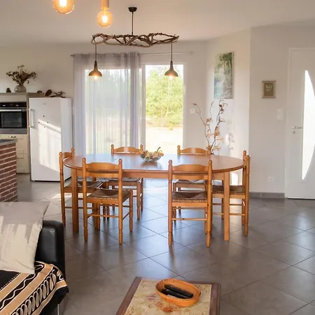 Hébergement de vacances Maison Familiale Avec Jardin à Lit-et-mixe, 100 M² Lit-et-Mixe