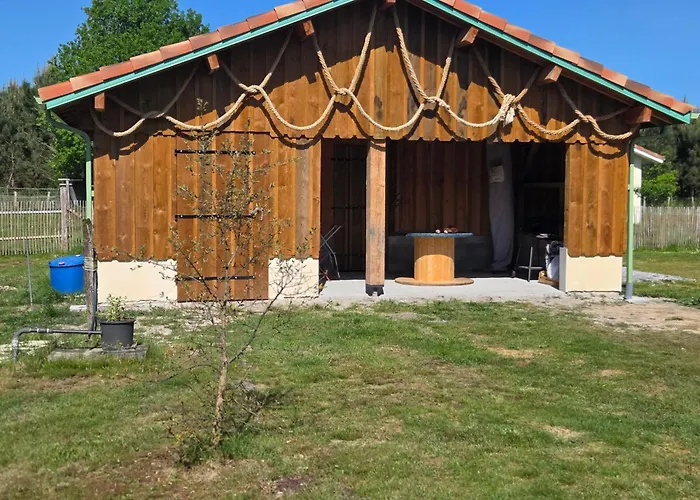 Maison Familiale Avec Jardin A Lit-et-mixe, 100 M² *