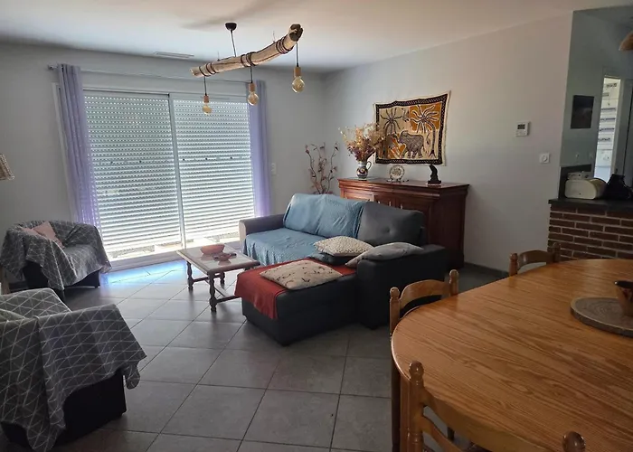 Maison Familiale Avec Jardin A Lit-et-mixe, 100 M² Lit-et-Mixe