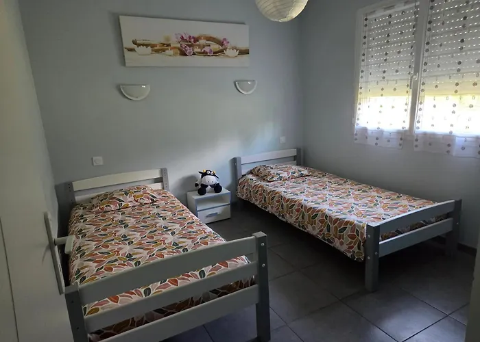 Maison Familiale Avec Jardin A Lit-et-mixe, 100 M²